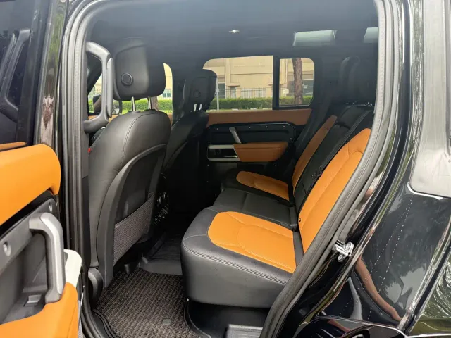 Land Rover Defender — Фото автомобиля 6