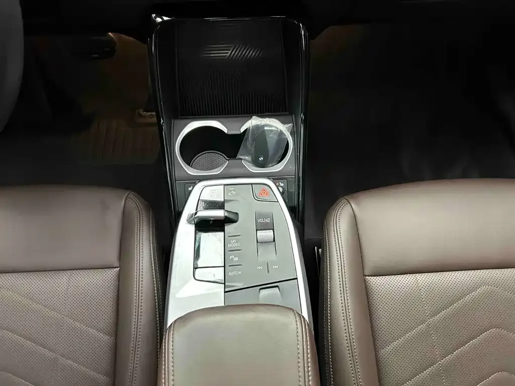 BMW BMW X1 2023 sDrive20Li X Design Package — Фото автомобиля 11