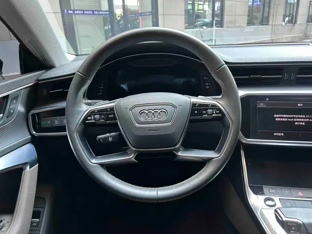 Audi A7L — Фото автомобиля 17