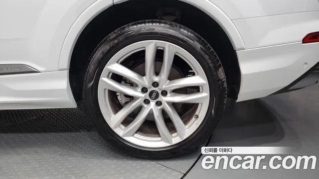 Audi Q7 45 TDI quattro Premium — Фото автомобиля 18