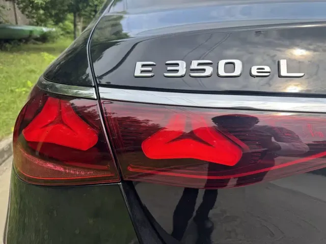Mercedes-Benz E-Class — Фото автомобиля 14