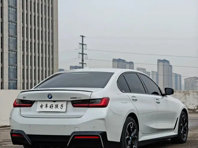 BMW i3 — Фото автомобиля 13