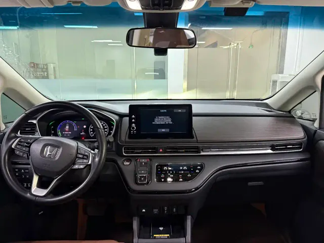 Honda Odyssey — Фото автомобиля 15
