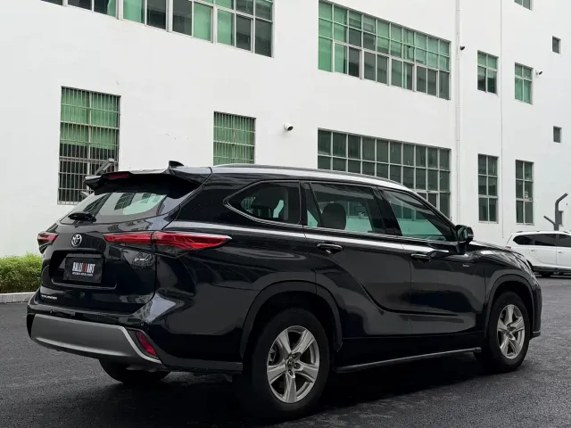 Toyota Highlander — Фото автомобиля 6