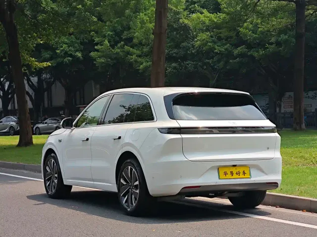 Li Auto L6 — Фото автомобиля 4