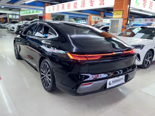 Geely Galaxy Xingyao 8 — Фото автомобиля 4