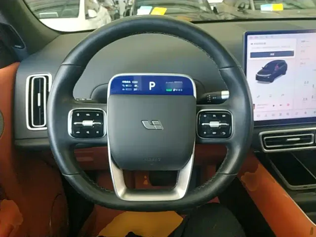 Li Auto L7 — Фото автомобиля 10