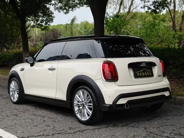 MINI MINI 2022 1.5T COOPER Artist — Фото автомобиля 8