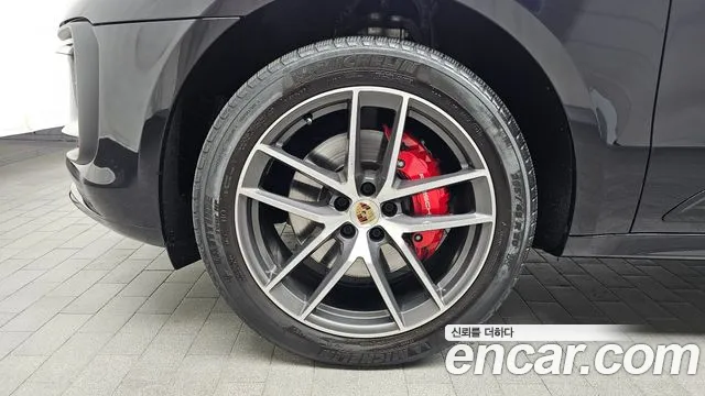 Porsche Macan — Фото автомобиля 5