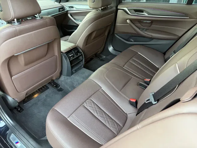 BMW 5 Series — Фото автомобиля 15