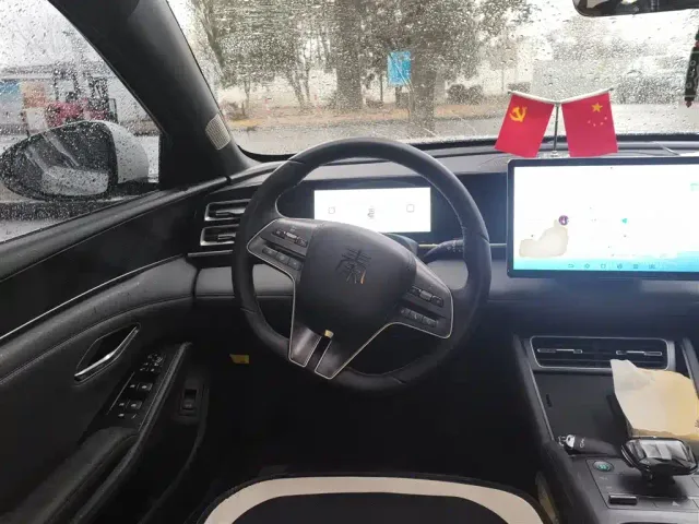 BYD Qin L — Фото автомобиля 6