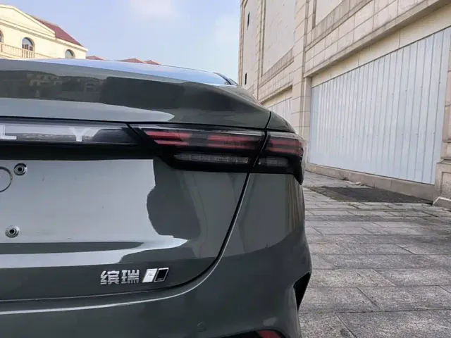 Geely Binrui — Фото автомобиля 7