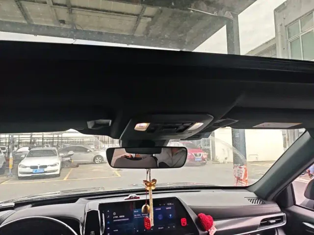 Toyota Crown Kluger 2021 2.5L HEV 4WD Premium — Фото автомобиля 17