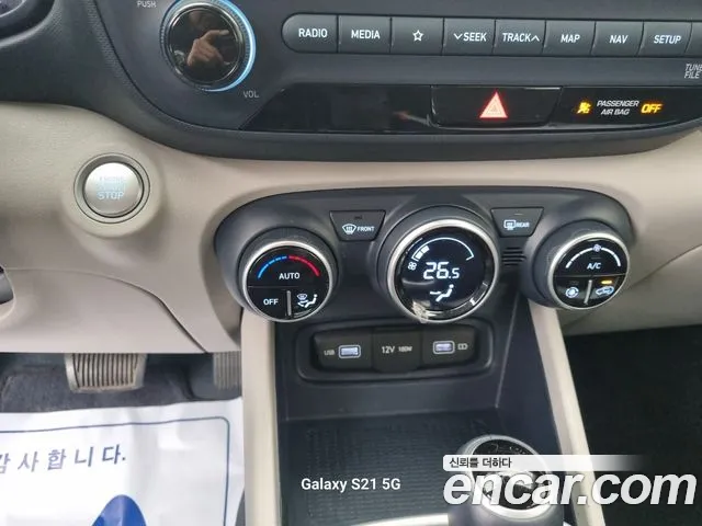 Hyundai Venue — Фото автомобиля 12