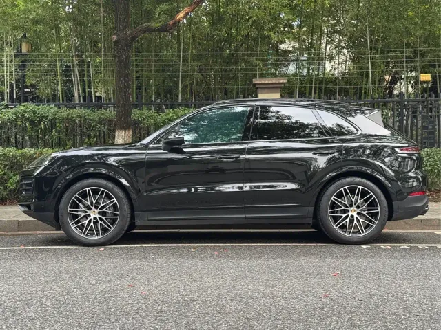 Porsche Cayenne — Фото автомобиля 3