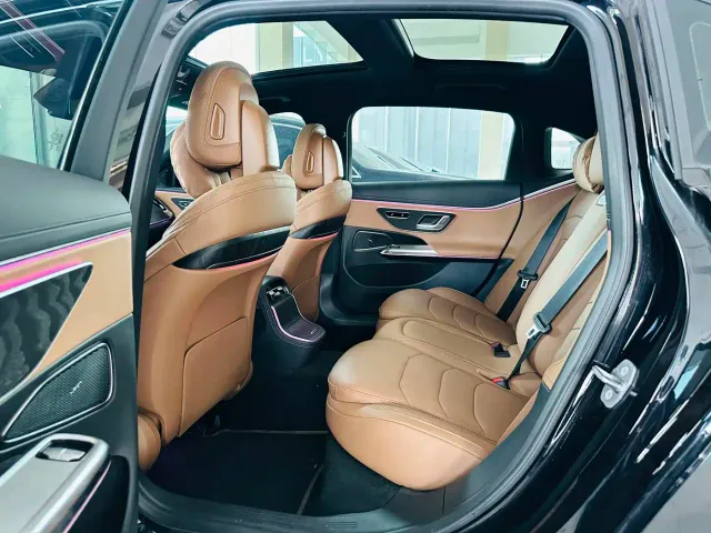 Mercedes-Benz E-Class — Фото автомобиля 5