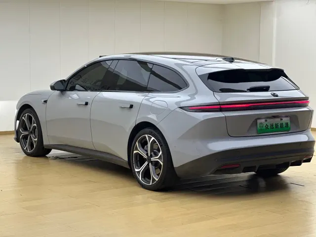 Nio ET5 Touring — Фото автомобиля 8