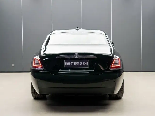 Rolls-Royce Ghost — Фото автомобиля 6