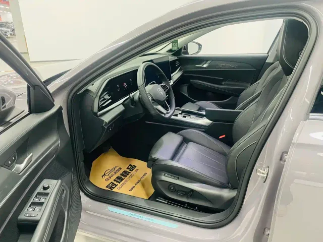 Volkswagen Passat — Фото автомобиля 5