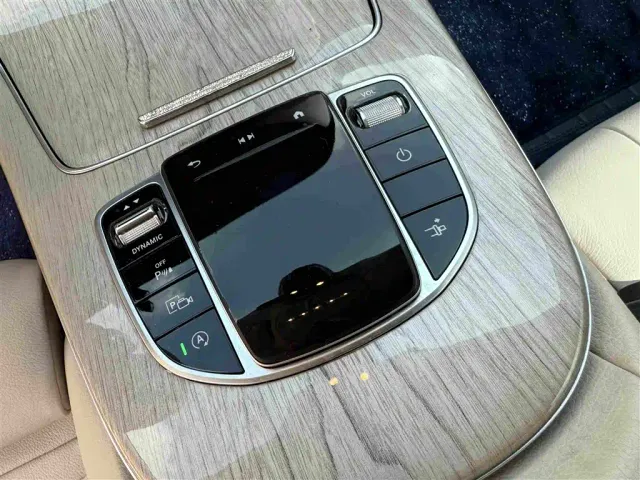 Mercedes-Benz E-Class — Фото автомобиля 9