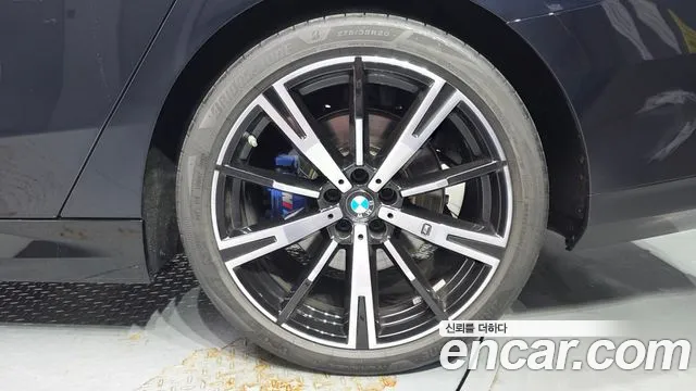BMW 5-Series — Фото автомобиля 19