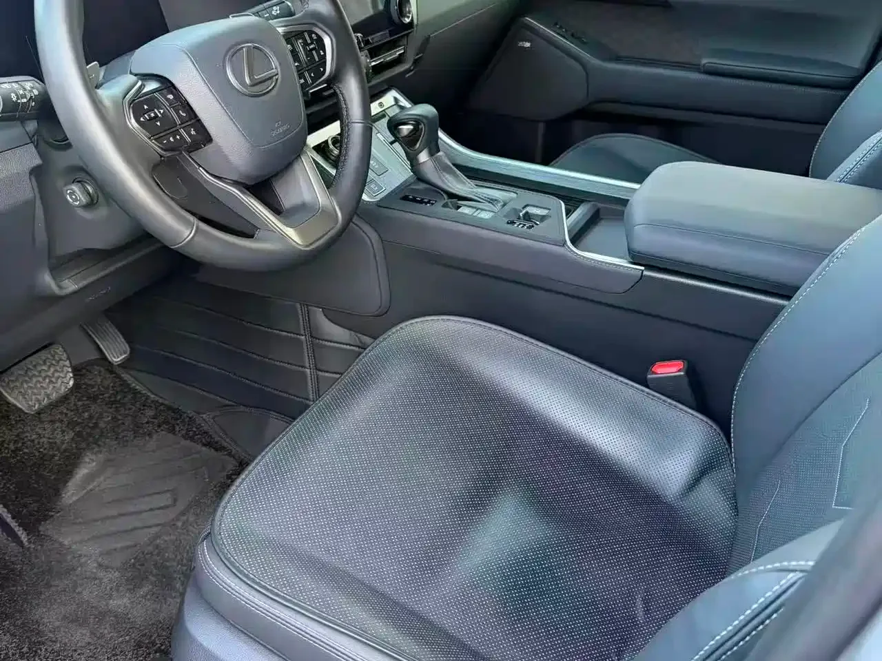 Lexus Lexus GX 2024 Summit Edition — Фото автомобиля 3