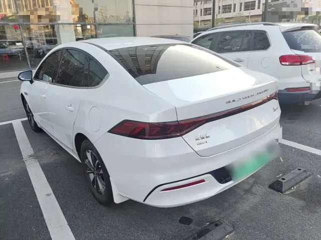 BYD Qin PLUS — Фото автомобиля 4
