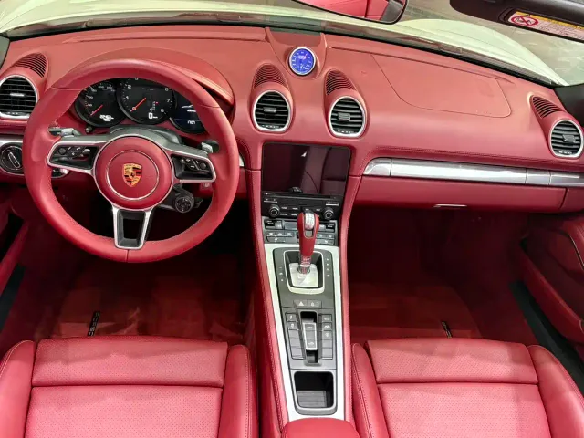 Porsche 718 — Фото автомобиля 11