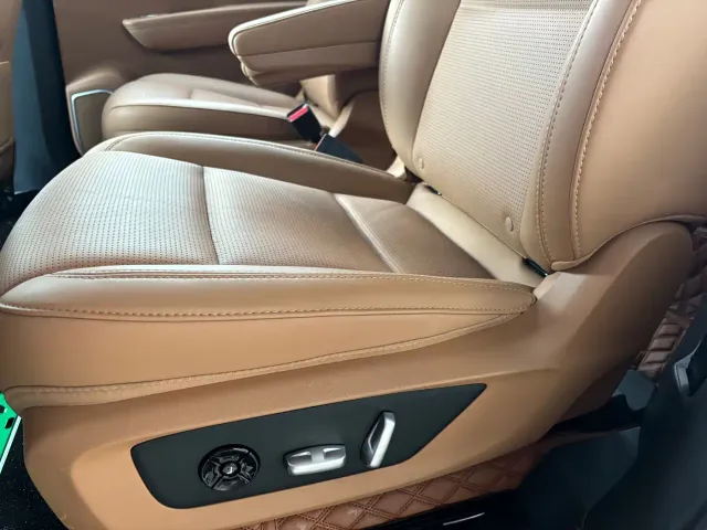 Li Auto ONE — Фото автомобиля 13
