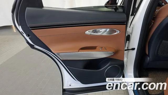 Genesis GV70 — Фото автомобиля 14