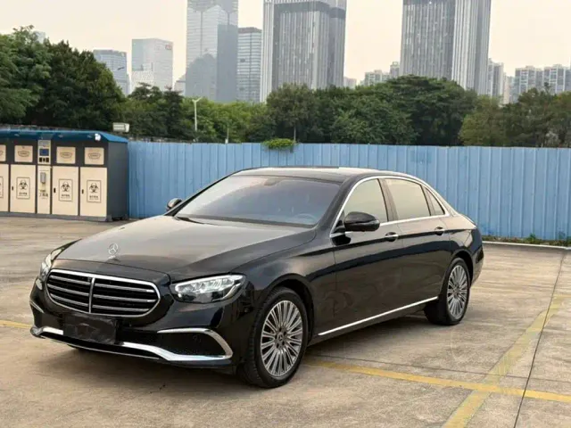 Фотография автомобиля — Mercedes-Benz E-Class