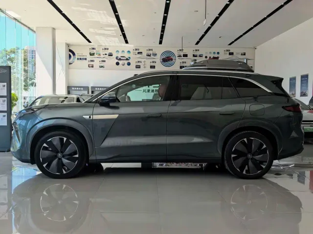 BYD Tang L — Фото автомобиля 7