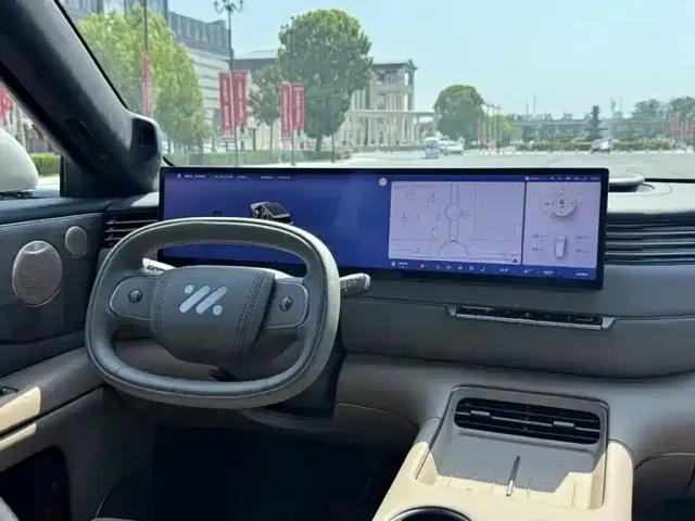 IM Motors LS8 — Фото автомобиля 11
