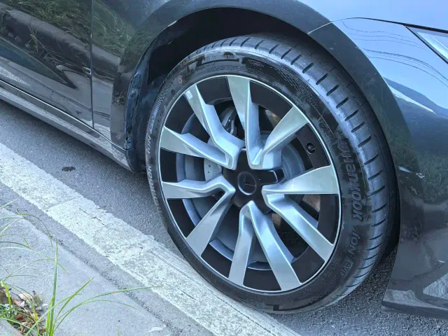 Tesla Model 3 — Фото автомобиля 17