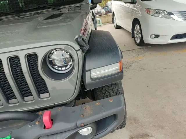 Jeep Wrangler — Фото автомобиля 23