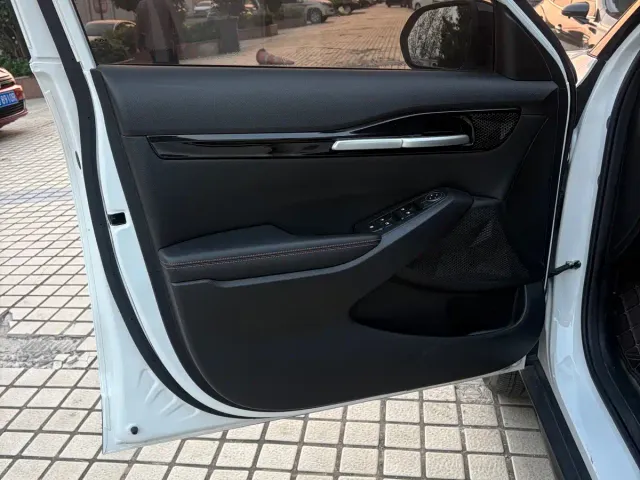 Kia Seltos — Фото автомобиля 10