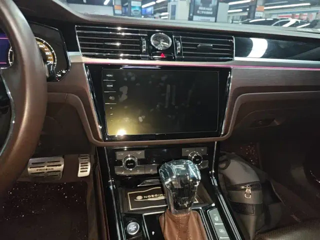Volkswagen Phideon — Фото автомобиля 12