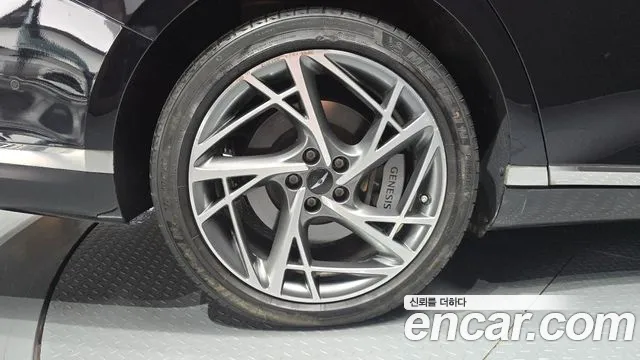 Genesis G90 Бензин 3.5 турбо AWD — Фото автомобиля 5