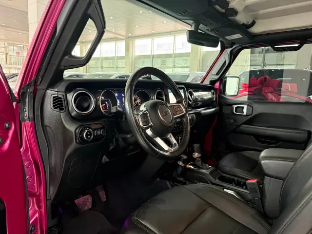 Jeep Wrangler — Фото автомобиля 5