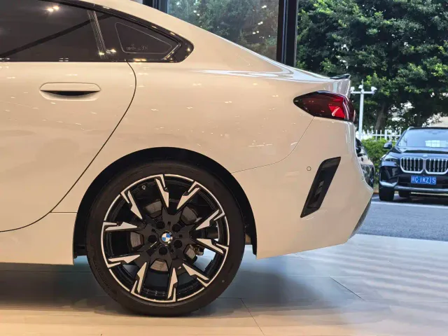 BMW 2 Series — Фото автомобиля 5