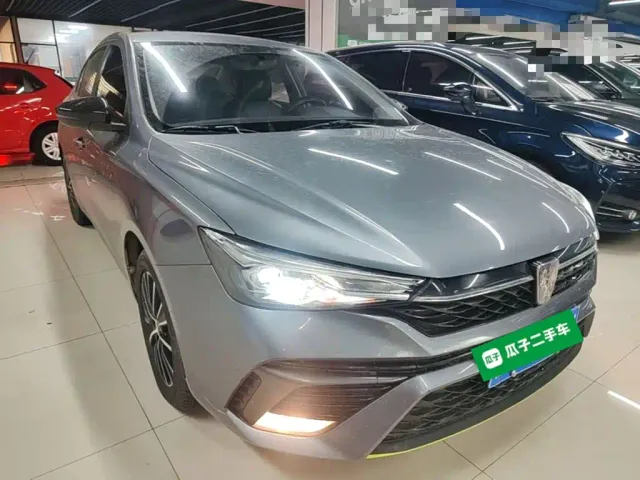 Roewe i5 — Фото автомобиля 3