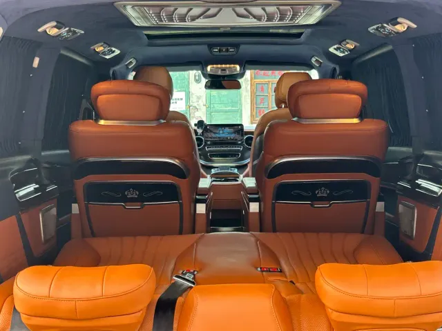 Mercedes-Benz V-Class — Фото автомобиля 24