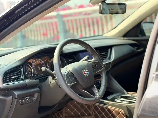 Buick Regal — Фото автомобиля 8