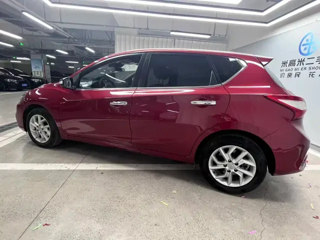 Nissan Tiida — Фото автомобиля 5