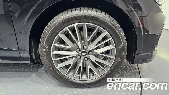 Audi Q3 40 TFSI quattro Premium — Фото автомобиля 5