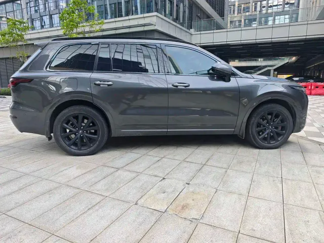 Li Auto ONE — Фото автомобиля 10