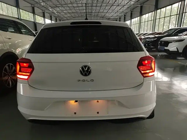 Volkswagen Polo — Фото автомобиля 3