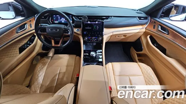Jeep Cherokee — Фото автомобиля 7