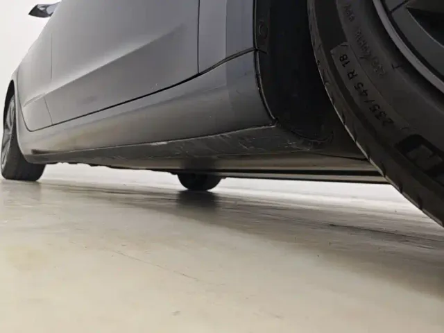Tesla Model 3 — Фото автомобиля 20