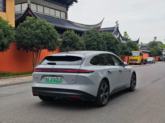 Nio ET5 Touring — Фото автомобиля 16